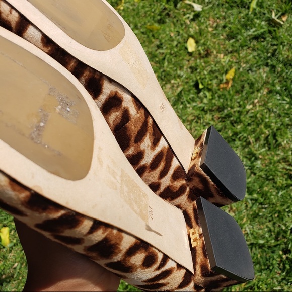 Tory Burch Gigi Leopard Calf Hair Block Heel Pumps - Picture 9 of 9